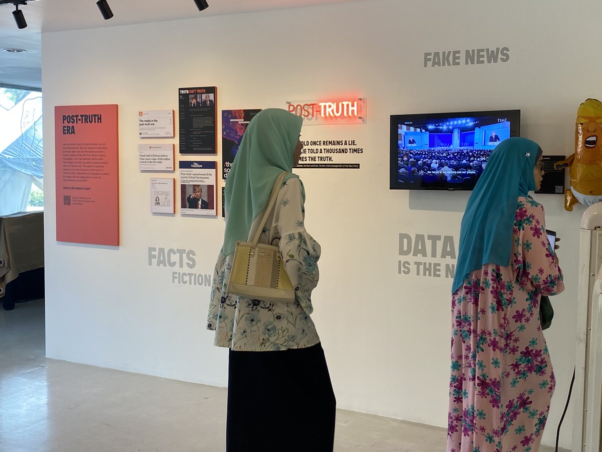 CPPFS's tweet photo. Had some fantastic guests stop by the #WelcometoPostnormalTimes Exhibition over the last few days! Many are asking #WhatJustHappened? Come find out before the exhibition closes on 15 Oct! #Futures #GlobalBoiling #PostTruth #FakeNews #Extinction #3Cs #4Ss #Uncertainty #Ignorance https://t.co/Ykfv6dut6q