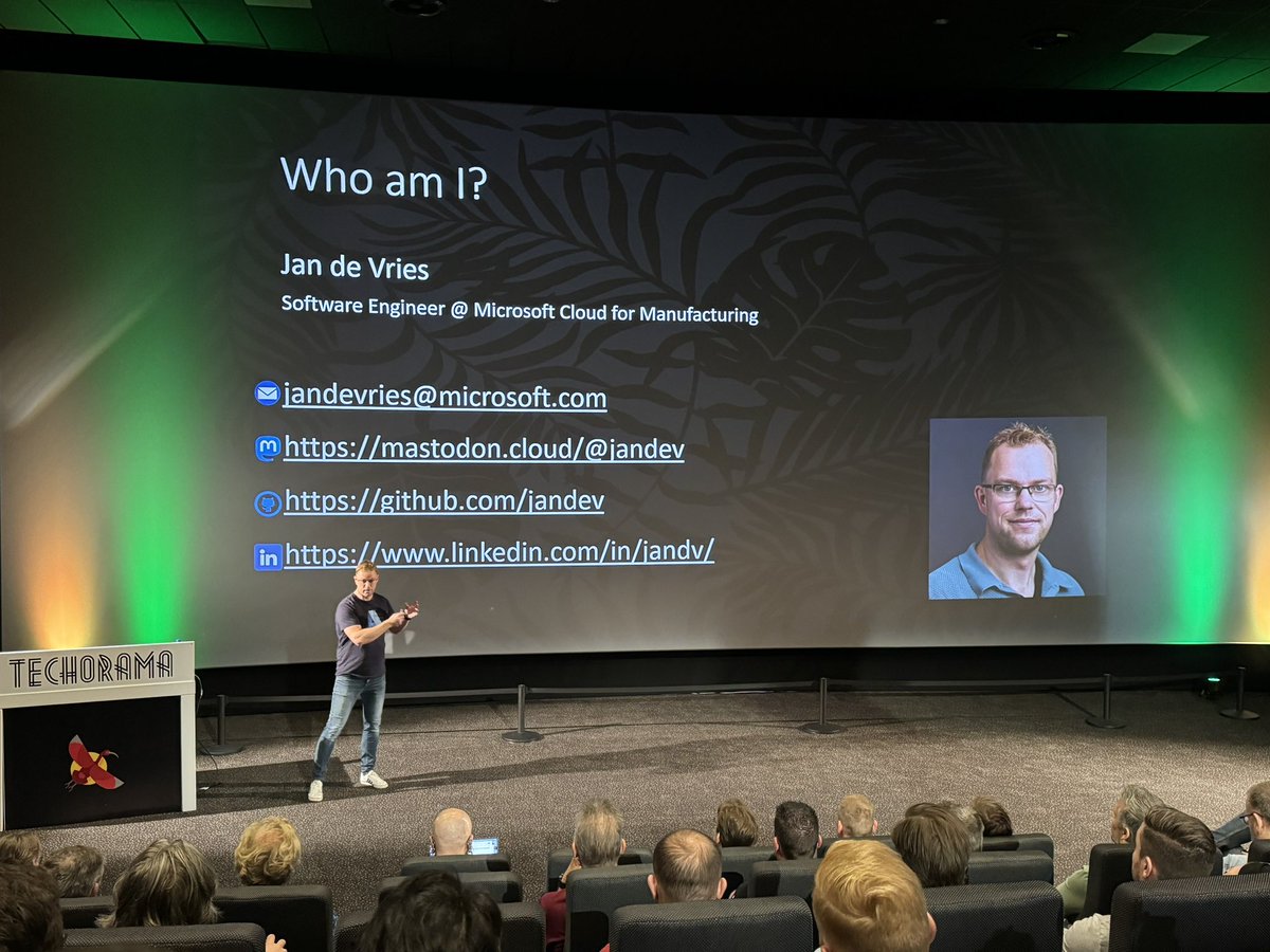 Kicking of <a href="/TechoramaNL/">TechoramaNL</a> with a session by <a href="/Jan_de_V/">Jan de Vries</a> on OpenAI and Semantic Kernel #techoramaNL