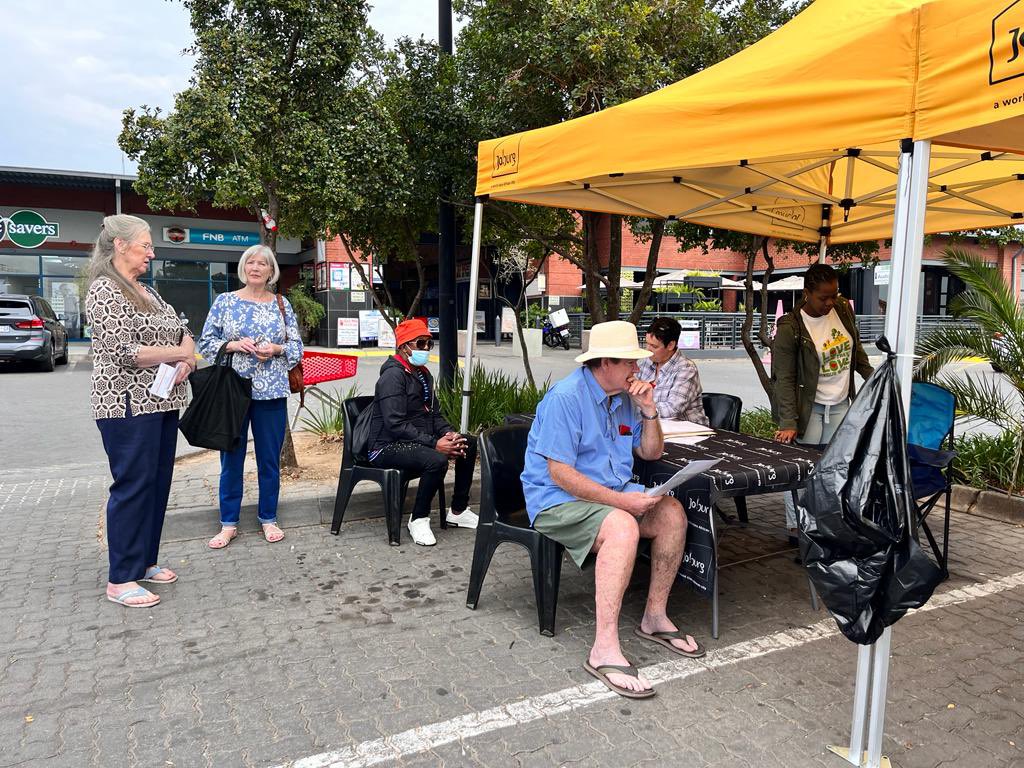 JoburgFinance's tweet photo. We are again in Region C visiting All Saint’s Shopping centre to @CityofJoburgZA services. We are assisting residents to register for pensioner rebates and e-Joburg portal. ^KS
#JoburgServices #PensionerRebates #RegistrationDrive #JoburgCares https://t.co/hrPSI6Lw2M