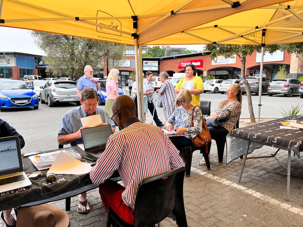 JoburgFinance's tweet photo. We are again in Region C visiting All Saint’s Shopping centre to @CityofJoburgZA services. We are assisting residents to register for pensioner rebates and e-Joburg portal. ^KS
#JoburgServices #PensionerRebates #RegistrationDrive #JoburgCares https://t.co/hrPSI6Lw2M