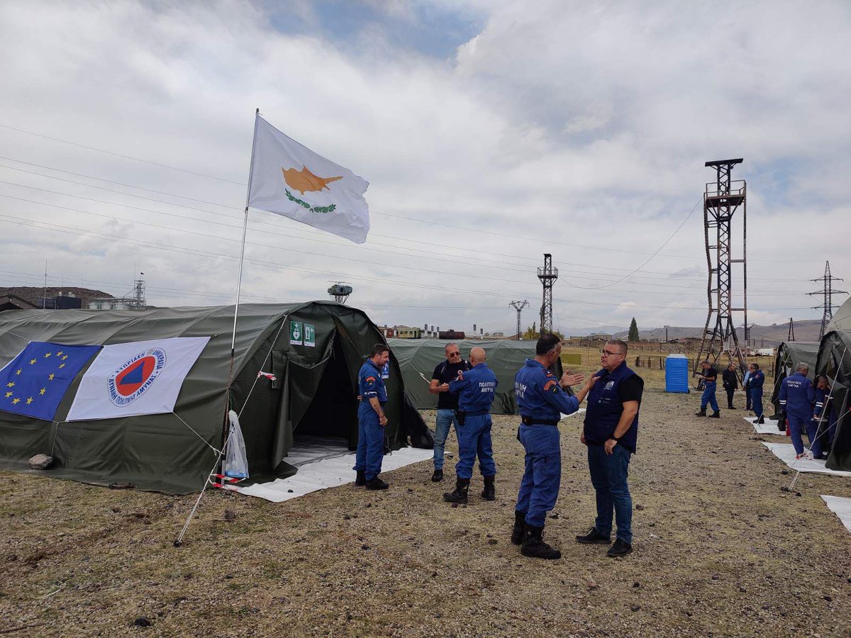CoE_CERIDES's tweet photo. in the afternoon, Dr. Dimopoulos briefed arriving USAR Teams, as well as EUCP Team in the presence of the Health &amp; Safety Evaluator Mr. @ppapazog Pierantonios Papazoglou. The status of the Exercise and explained the purpose of Evaluation activities was discussed with stakeholders https://t.co/KAQuLg0wIH