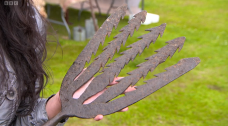 BBC Bargain Hunt tweet media