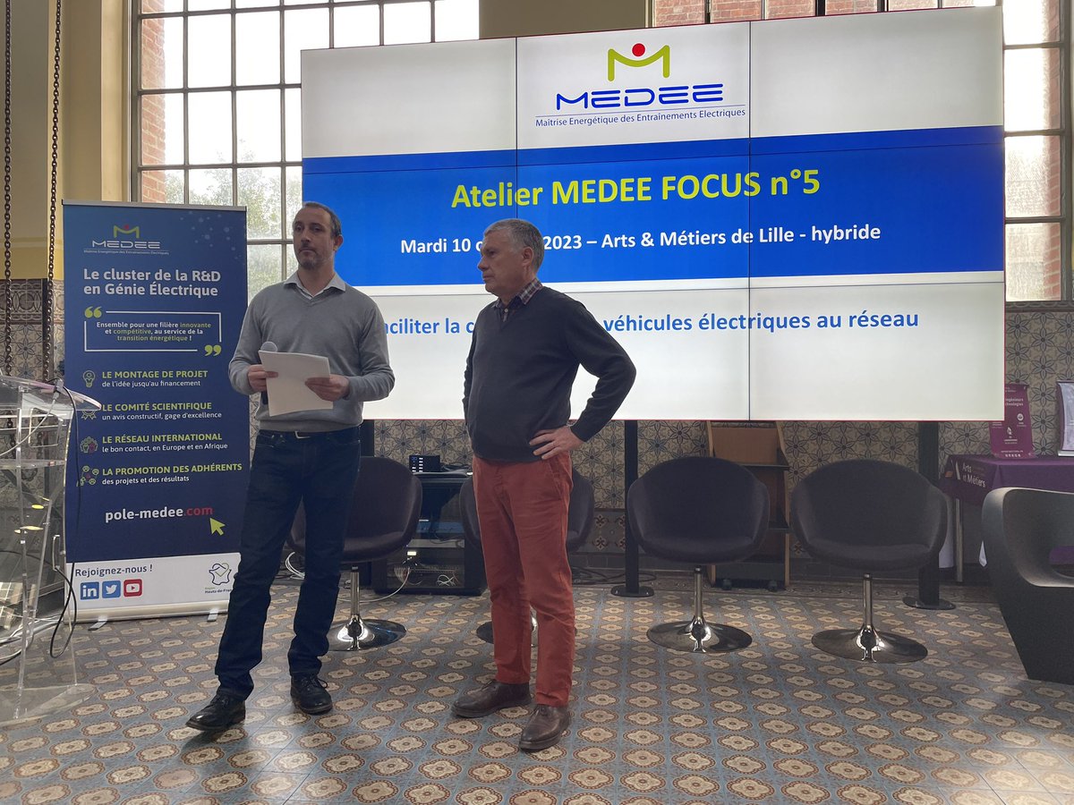 nico_devaux's tweet photo. Ce matin en ligne ou sur le campus de Lille @ArtsetMetiers_ « Medee focus » @pole_MEDEE partage autour de la recharge des #vehiculeelectriques, impact sur le réseau, perspectives en @hautsdefrance @rev3 …. @enedis_npdc 
C’est maintenant ! https://t.co/LXATVeiqgy