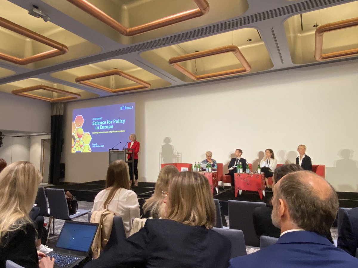 Lino_OfficeLT's tweet image. We are about to start #S4P conference 💫