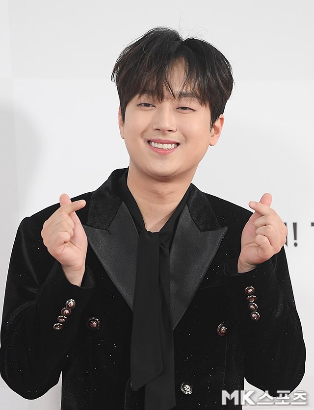 F8EH6HcaMAAFhih?format=jpg&name=900x900