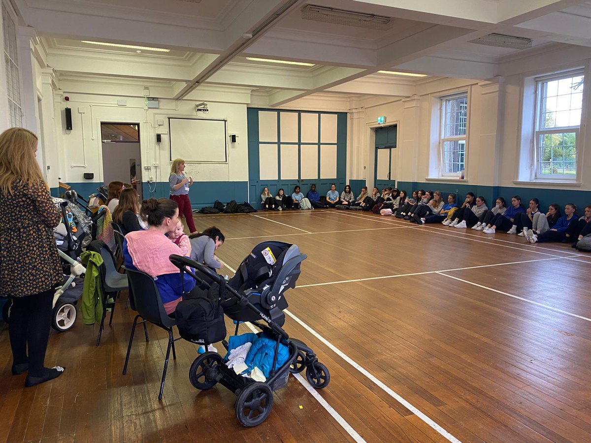 On Friday 6th October Mayo breastfeeding mums were on the move!

Speaking to TY students in St Joseph's secondary school in Castlebar, Co Mayo as part of #NationalBreastfeedingWeek