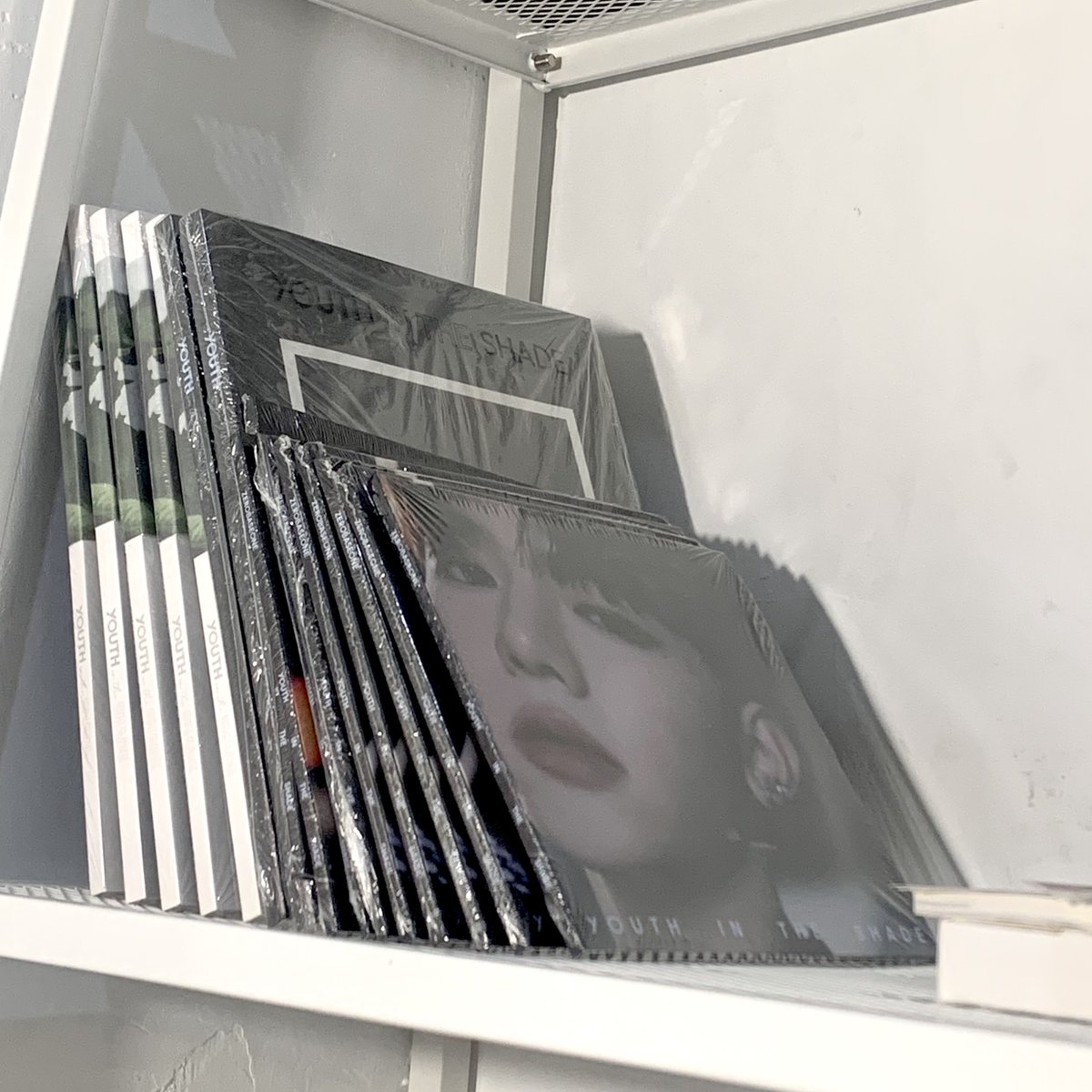 help rt‼️ wts / want to sell

- album sealed 130.OOO
- digipack matthew jiwoong taerae gunwook 70.OOO
- hanbin zoom, zebra, mwave r2
- yujin tokki, headphone
- jiwoong &amp; zhanghao pc album youth
- matthew makestar cat, jump up, tokki
- gyuvin pc