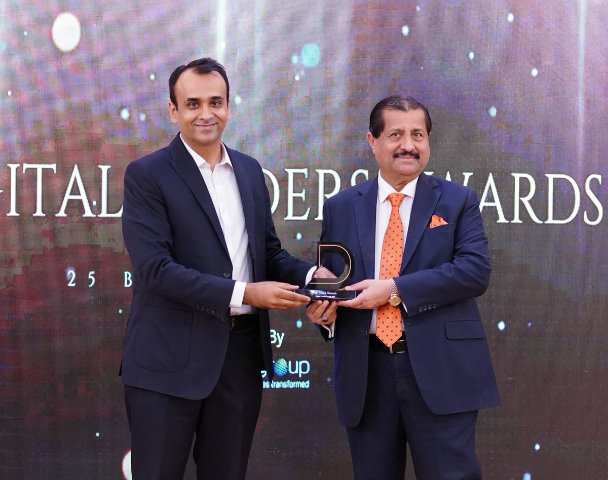 Mr. Abdul Haseeb - Managing Director of TMC (Pvt) Ltd. is receiving the Digital Leader Award at digi leaders Conference 2023. Sponsored by Symmetry Group. #digitalleadersawards #digitalleaders