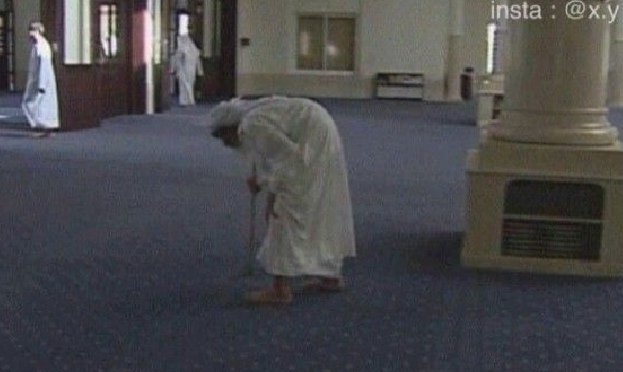 ما عذرك يا مستقيم الظهر....