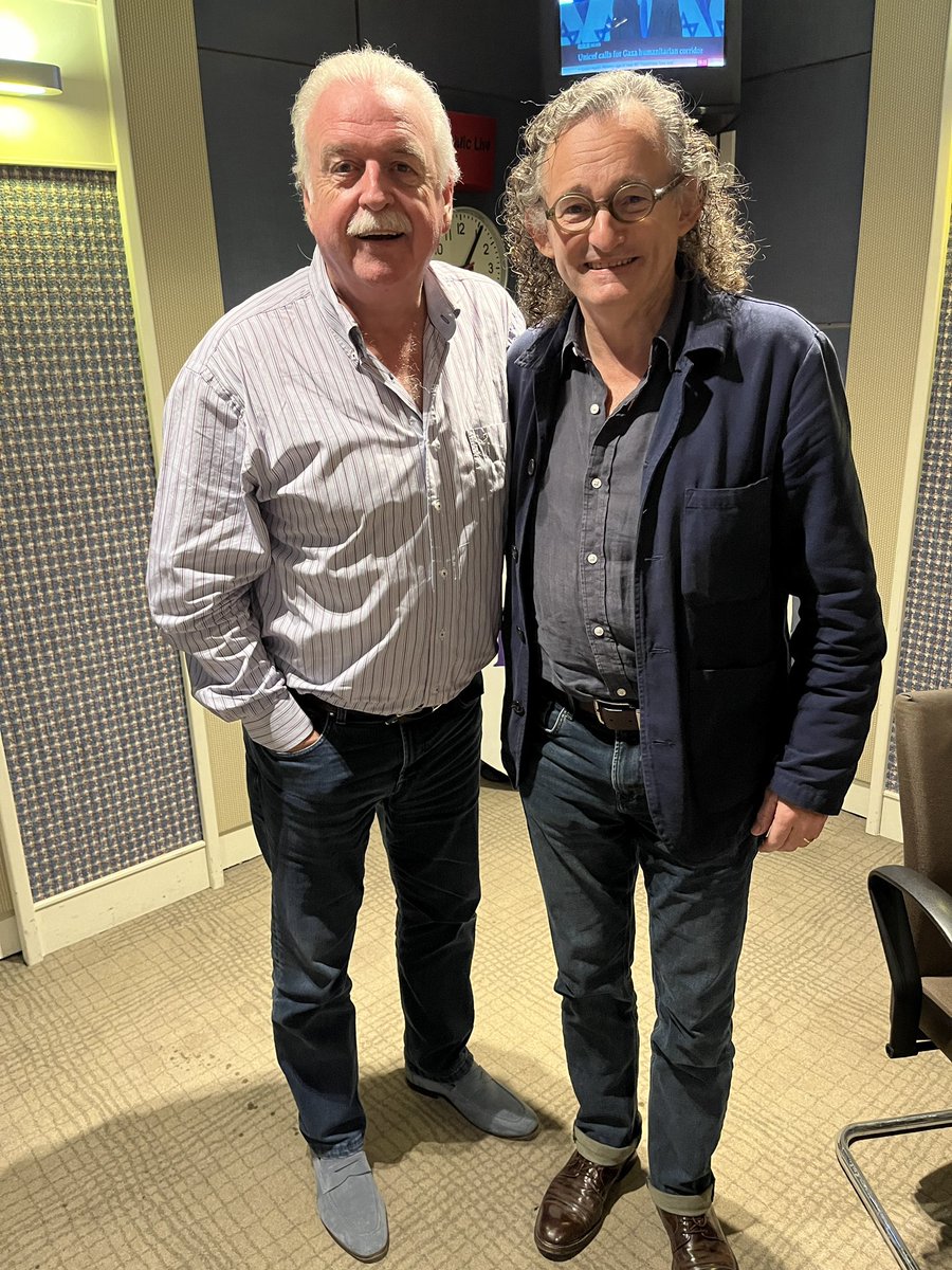 One of the very finest, fiddler @MHayesmusic in studio today. Talking @TheGloaming1 and Common Ground Ensemble, and his upcoming tour. martinhayes.com/concerts