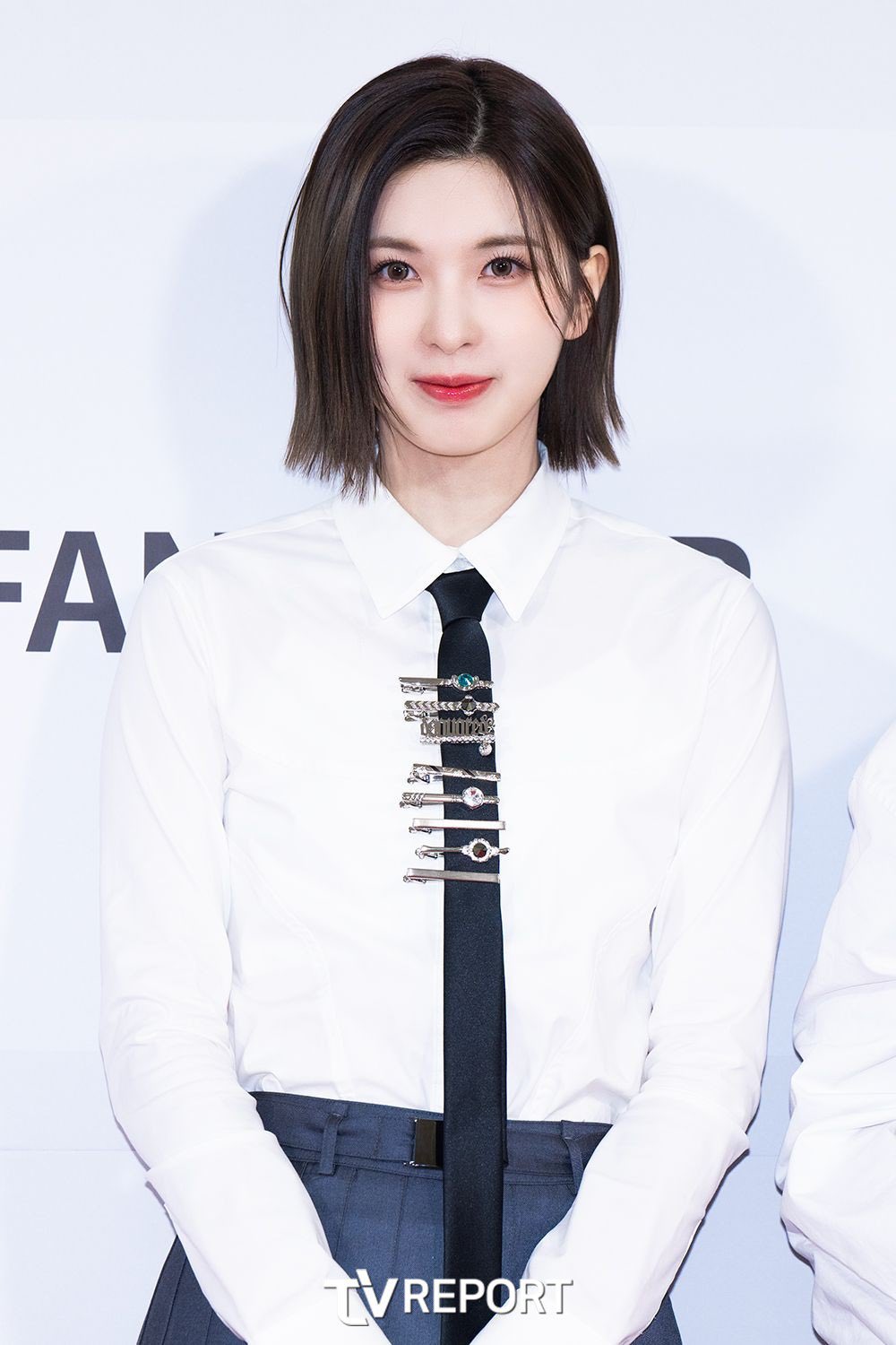 F8EJJMAXgAAWe5K?format=jpg&name=large