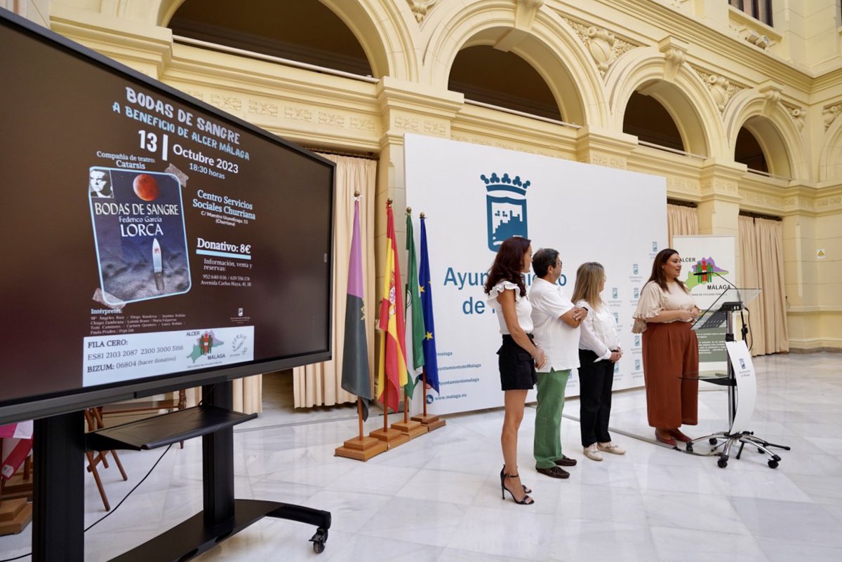 La concejala del distrito #Churriana, @mmercedesmartin, acompañada de la presidenta de @alcermalaga, Josefa Gómez, ha presentado esta mañana esta actividad solidaria. 👉 Adquiere tu entrada por donativo en la sede @alcermalaga y consulta más información al 639556178