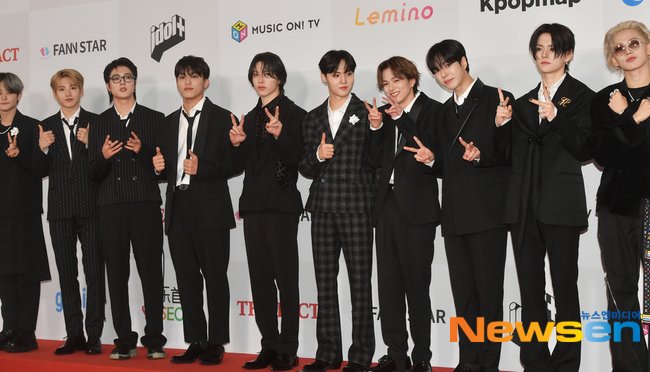 F8EKbmVa4AA2_sq?format=jpg&name=small