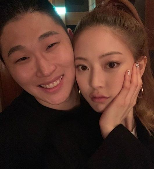 GimbapBlog2's tweet photo. Après qu'un journal TV ait affirmé que #Swings et #LimBoRa s'étaient remis ensemble, l'agence de l'artiste a répondu qu'il était difficile de confirmer les faits puisqu'il s'agit de leur vie privée.
Le couple est sorti d'avril 2017 à octobre 2020. https://t.co/O6olF8B8N6
