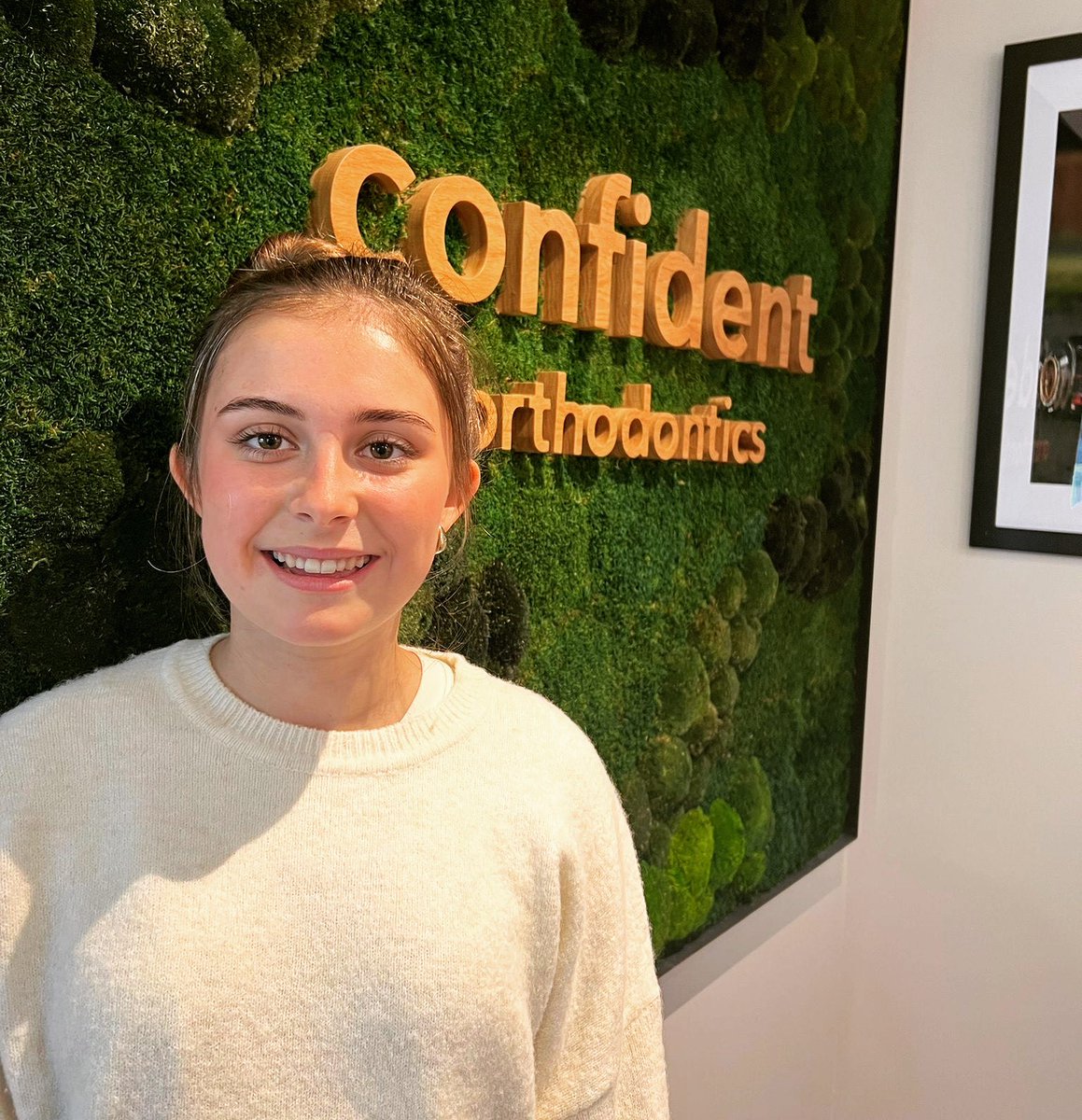 ConfidentOrtho's tweet photo. 🌟 Sienna’ smile post fixed appliance is nothing short of stunning! We’re over the moon with the results. Rock that beautiful smile! 🦷 ✨

#smileglowup #smile #perfectsmile #after #transformation #orthodontictreatment #ortho #newsmile #confidentorthodontics 💛 https://t.co/2cT041Ozpt