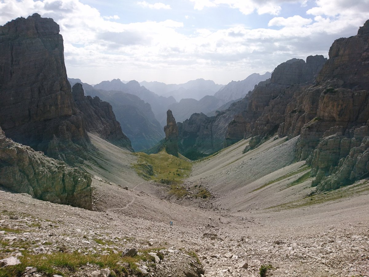 xabras80's tweet photo. Anche dalla forcella Montanaia https://t.co/SxNFdGV6r0