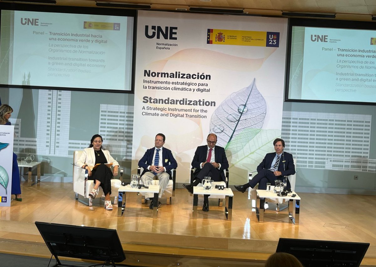 Our DG @Elenacencenelec is at the @eu2023es conference 'Standardization, A Strategic Instrument for Climate &amp; Digital Transition', presenting the role of European standardization to support the green transition &amp; its role in the #Strategy2030
tinyurl.com/msez4k3n
#EU2023ES