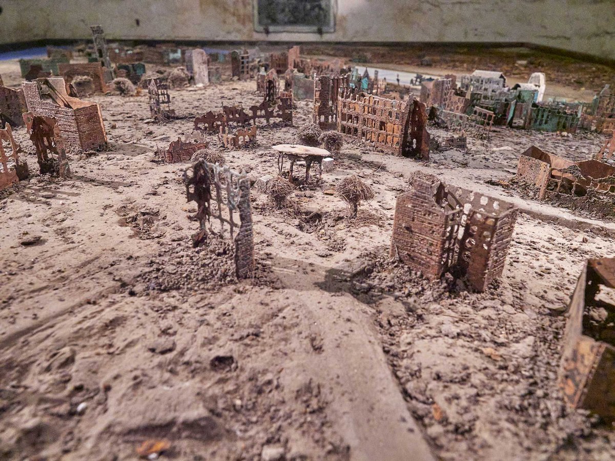 Tous à l’abri ! Visitez l'abri de défense passive  construit pendant la Seconde Guerre mondiale afin de protéger la  population civile des bombardements alliés
🗓️ Samedi 14 octobre, 14h à 18h30 
📍 place Alsace-Lorraine #Lorient 
👉 tinyurl.com/2f83v6wm
<a href="/ArchivesLorient/">Patrimoine et Archives de Lorient</a>