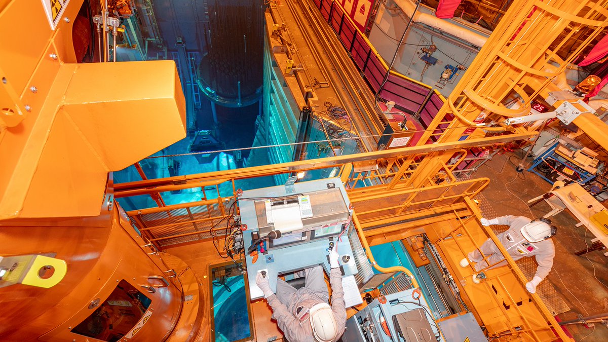 EDFGravelines's tweet photo. L'unité de production n°3 a refait le plein ! Les 157 assemblages combustible qui composent le 💙 du réacteur ont été rechargés. Les étapes du redémarrage sont désormais en cours. Bravo aux équipes ! #DLDDec https://t.co/2bydhgYsMI