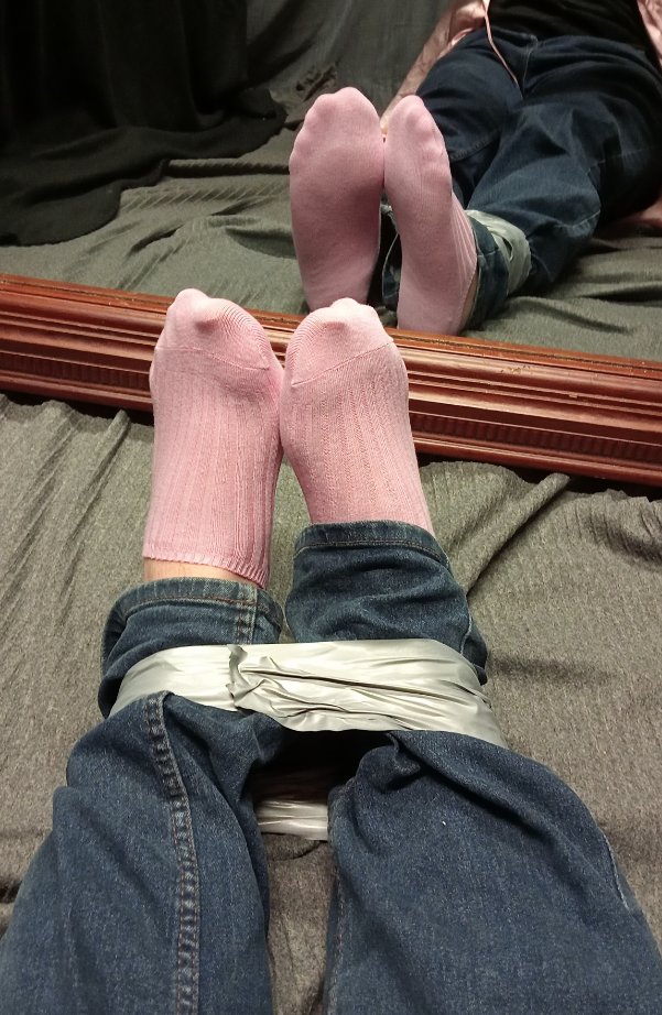 AlyssaRey22's tweet photo. Having a little too much fun,
Love the feeling of duct tape,
anyone willing to tape me up all the way?
pics without socks on my Fansly,
Enjoy
Alyssa xx
#femboy #trans #feet #socks #ducttape #helpless #feetpic #footfetish #feetfetish #legs #tied #tiedup #bdsm #egirl https://t.co/jeq8P3lHPP