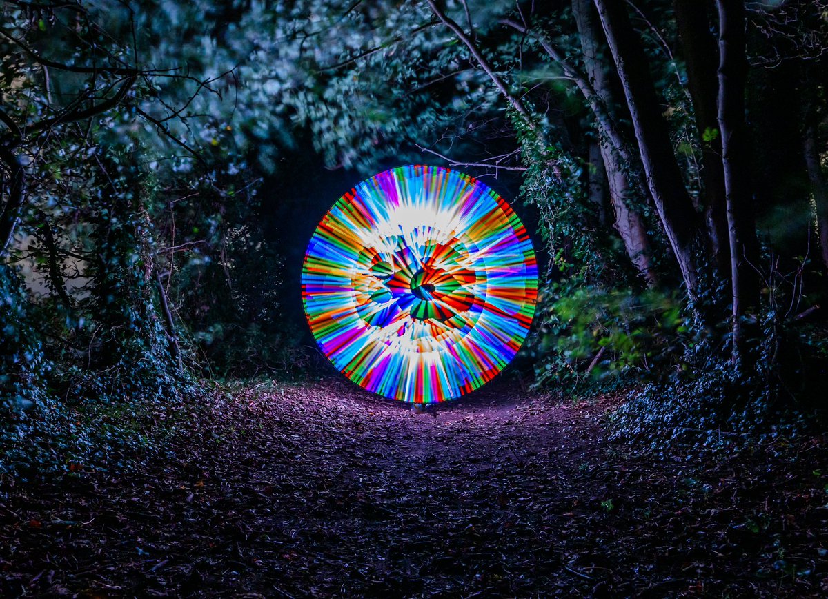 carlrender1's tweet photo. #lightpainting #creativephotography https://t.co/QA1hi9BGkK