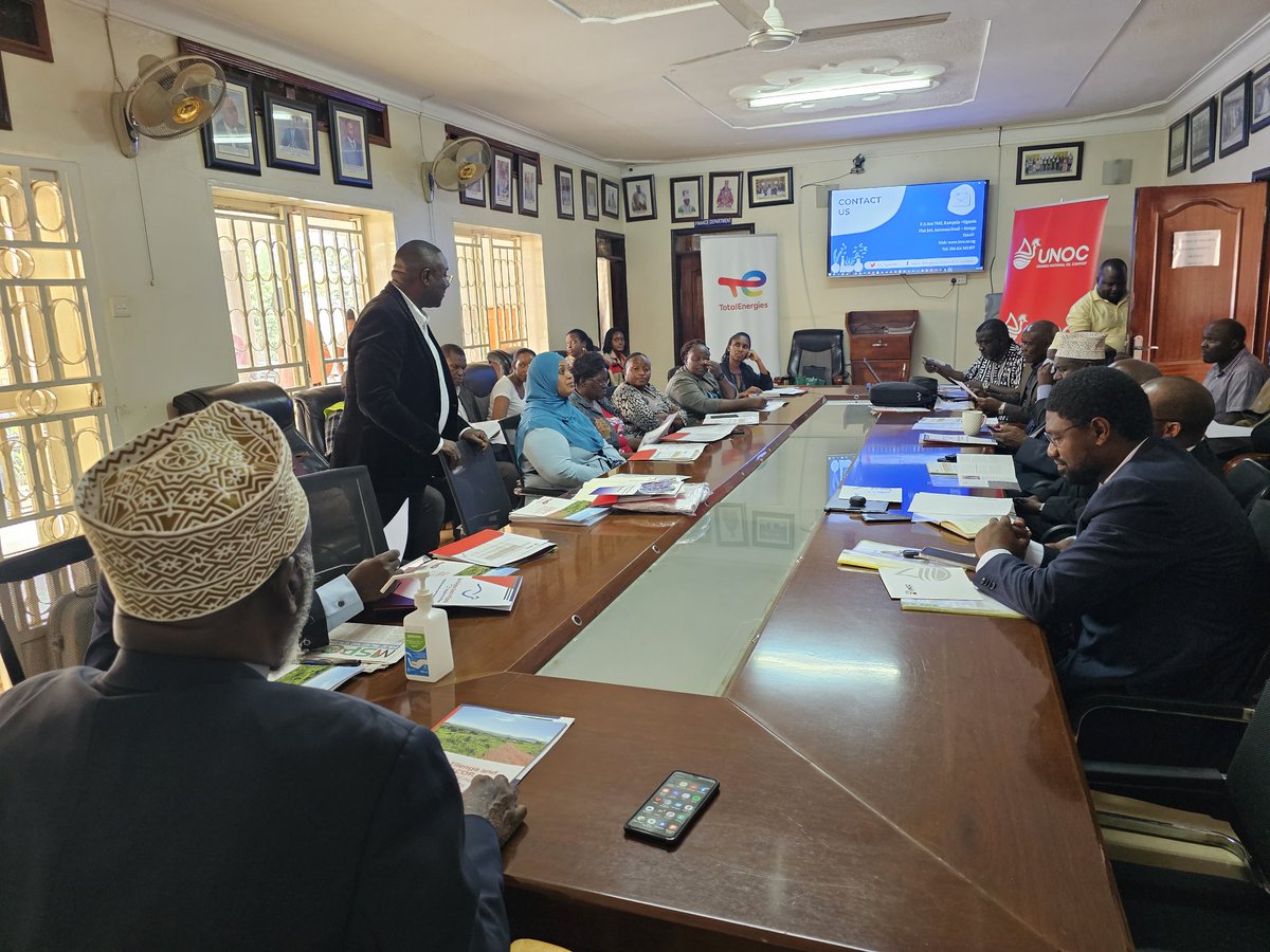 TotalEnergiesUG's tweet photo. #TotalEnergiesEPUganda ,  @MEMD_Uganda , @PAU_Uganda &amp; @UNOC_UG  are flagging off a 3 day site visit for the @irc_uganda to the #UgandaOil operational sites. We are pleased to host the distinguished guests in the #Tilenga project area. https://t.co/YVlQQUbjkX