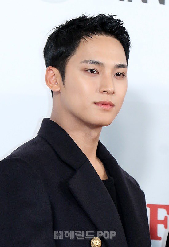 F8EPI7QbkAA4Ol7?format=jpg&name=900x900