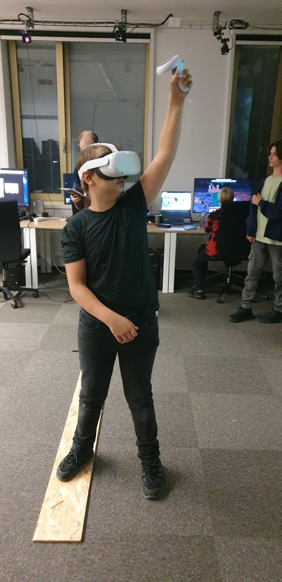 HCILabMUNI's tweet photo. 🌜Last Friday was #researchnight @MasarykUni🌛  VisitLab and HCILab say thank you to the many interested visitors in our projects and to our volunteers who made the event great 🙏🙏🙏

#projects #VR #AR #XR #games #visualization #motioncapture https://t.co/zj3IUlg2Bt