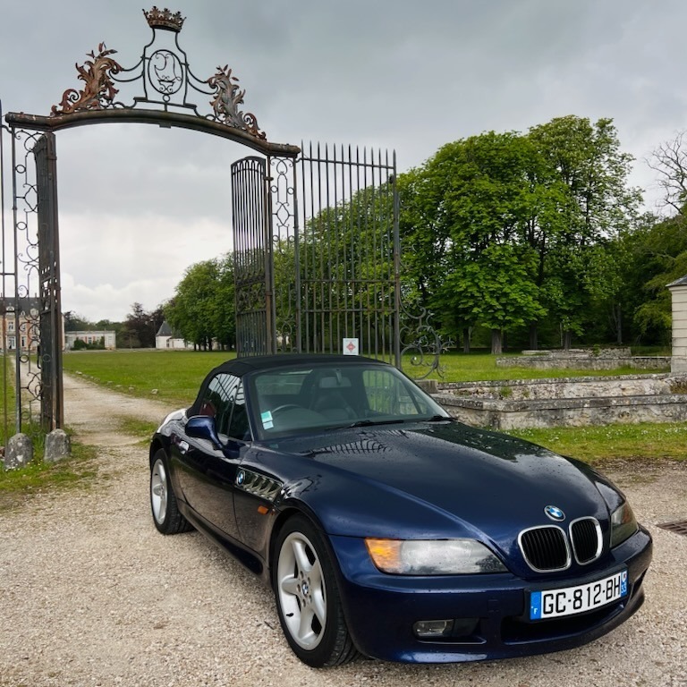 #rhd #righthanddrive  and French registered? Yes it's possible, we get some rhd #partexchanges on EU plates! Like this nearly #classiccar  #bmwz3 , we still have the #ukregistration as well to reimport. The customer preferred another classic the #saab900cabrio ! #mylhdcar