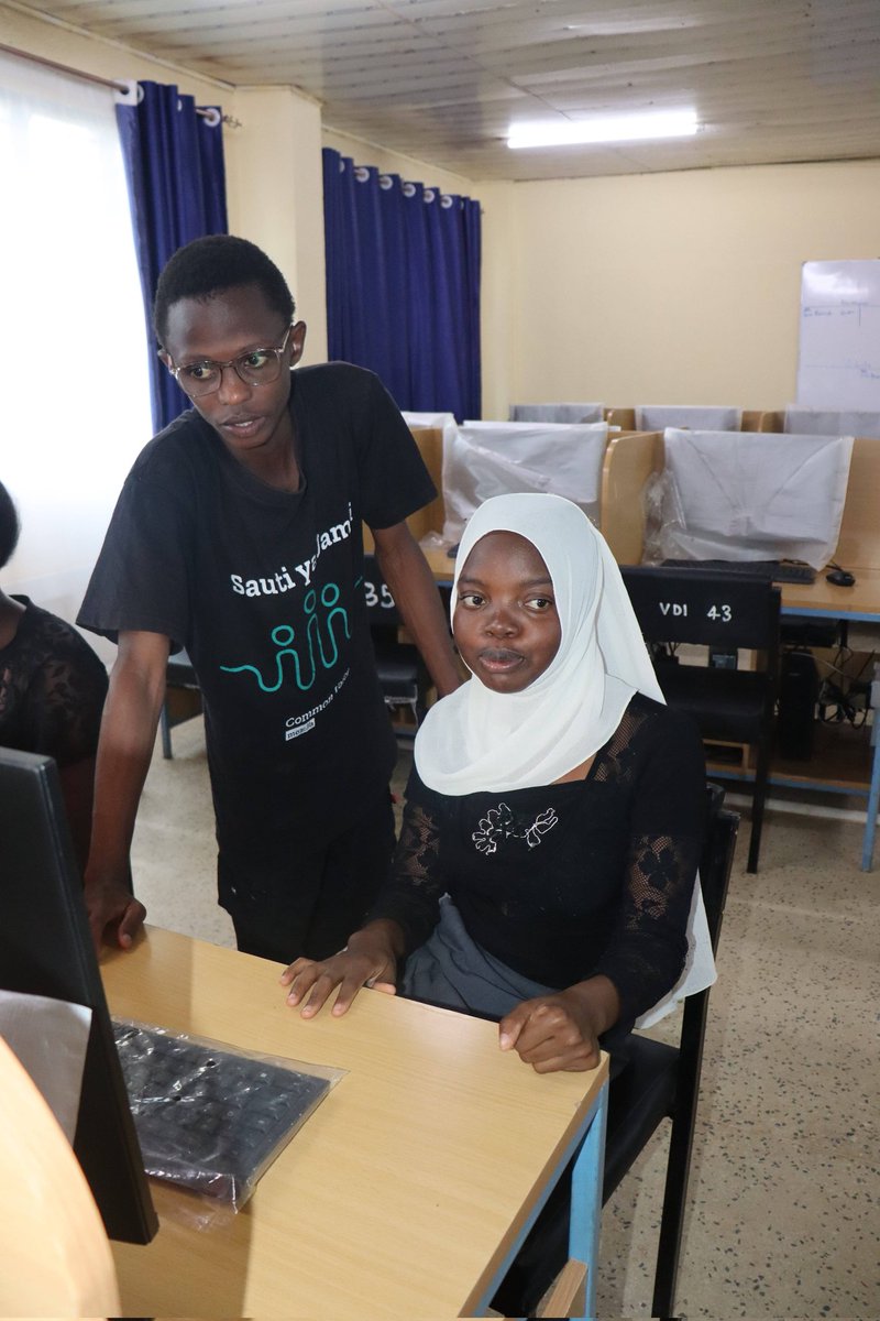 citgdsc23's tweet image. 🚀 Unleashed the potential of #GitandGitHub in today's session! 🌟 Kudos to our incredible instructors for breaking down version control and making collaboration seamless with @github. Git your success on!🌟#CodeCollaboration #TechWin #DevCommunity 🙌@Cabon_Bonii_ @eugene_ken4