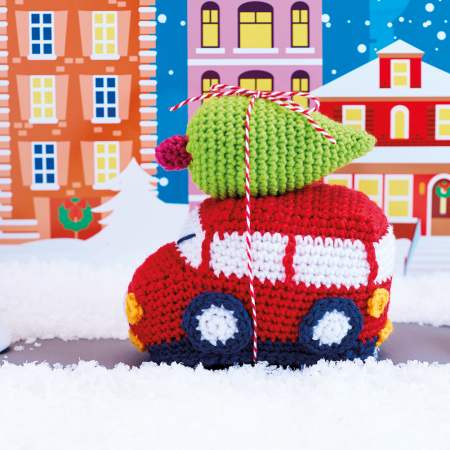 Bringing a festive fir home is one of those can’t-beat-it feelings, so why not recreate the moment with Heather Gibbs’ pattern? Available at topcrochetpatterns.com 🚗🎄
.
.
.
#yarnlover #yarn #knitting #crochet #instacrochet #crafts #handmade #creative
