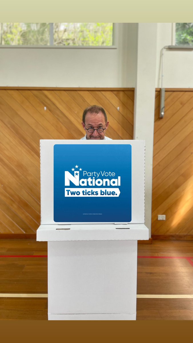 Look Andrew Little voted today <a href="/SimeonBrownMP/">Simeon Brown</a> <a href="/chrisluxonmp/">Christopher Luxon</a> <a href="/NZNationalParty/">NZ National Party</a> #Elections #vote #twoticksblue