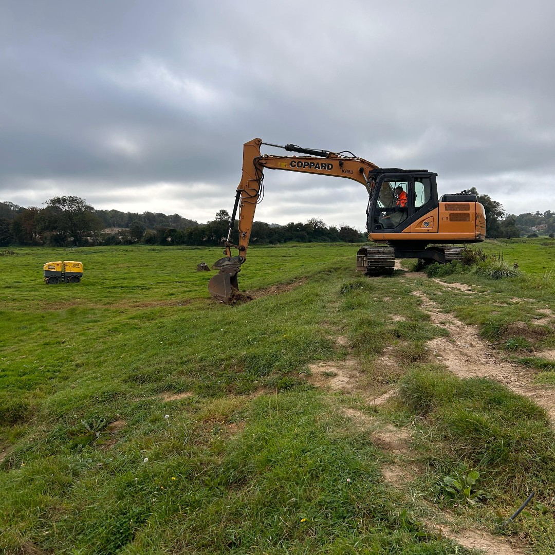 The_WMA's tweet image. Our #P&amp;amp;CWLMB’s Operations Team completed repairs to the flood embankment on the River #Cuckmere between the footbridge, White Bridge &amp;amp; Deans Place Hotel last week.
This is the first phase of work, with further improvements planned in 2024, so WATCH THIS SPACE!