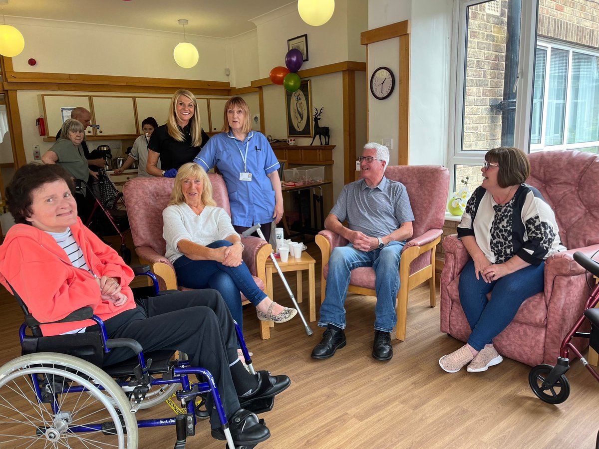 JMHoyle1's tweet photo. Asking for help…

@Butterwickhos Bishop Auckland are starting new gardening group and they are in need of resources or sponsorship. 

We need pumpkins, pansies, winter bedding plants. Indoor winter bulbs. Materials for wreath making @NewsBishop https://t.co/5pAIUjqZGd