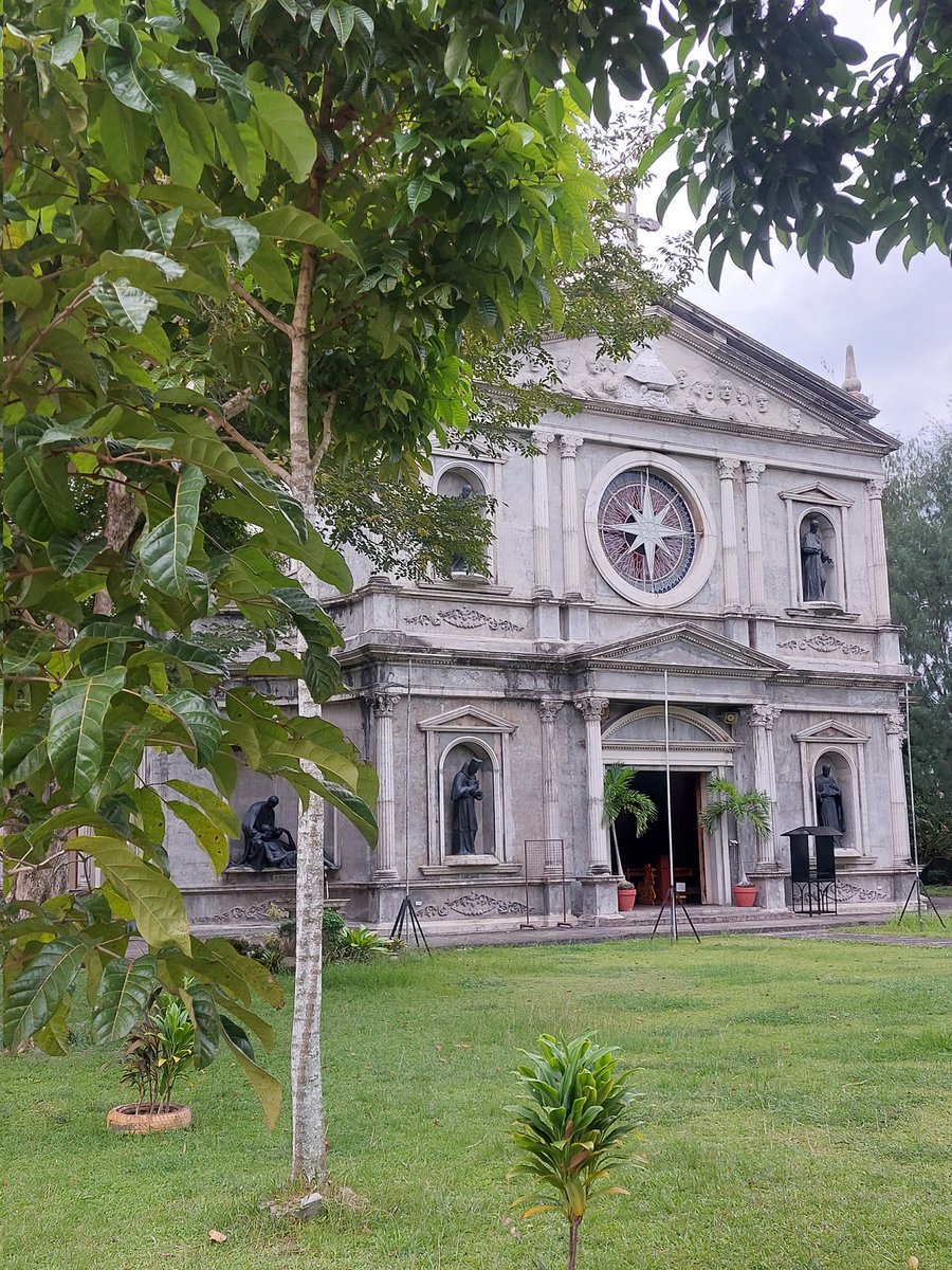 iamjemm's tweet image. Ateneo Church
#Tuesday 
#nightclasses