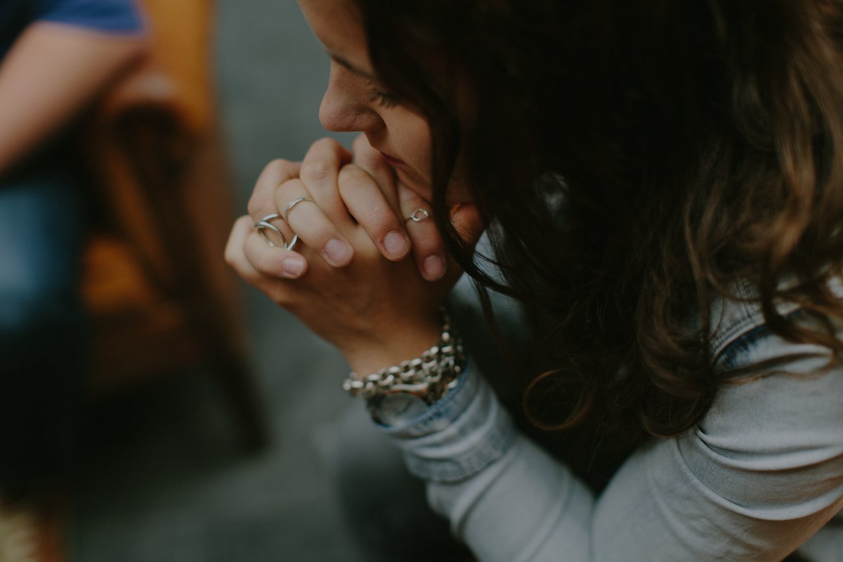 AlphaNederland's tweet photo. We zien en horen allemaal het nieuws van de vreselijke gebeurtenissen in Israël en de oorlog die daar gevoerd wordt. Karen Sagström, coördinator van Alpha Israël, heeft een aantal gebedspunten op een rij gezet waar we voor kunnen bidden. Bid je mee? 🙏🏽 https://t.co/JHTEVGEiHr https://t.co/T0pNsGGrev