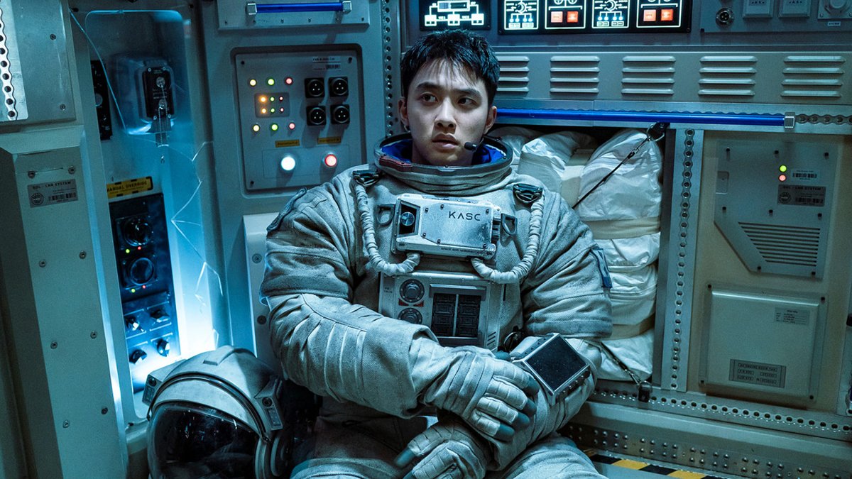 THE MOON (Kim Yong-hwa, South Korea 2023) tells the story of a Korean astronaut who embarks on a #lunarexploration mission but encounters an unexpected accident and of the battle against the elements to safely bring him back 🌒
#tsplusf