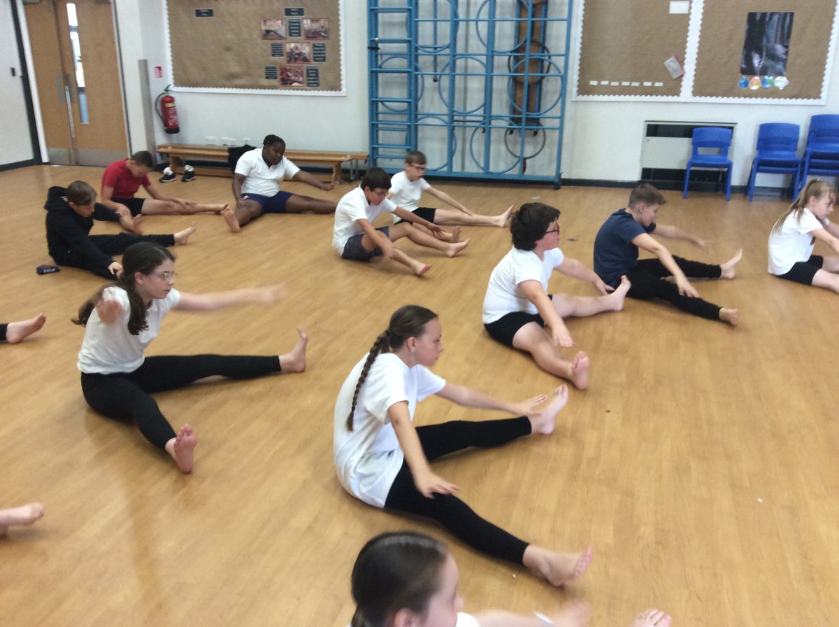 StoneferryPS's tweet photo. Amazing dance from Y6 with our dance coach! #spspe #spsyear6 #spsdance https://t.co/HL0W9zm6V4