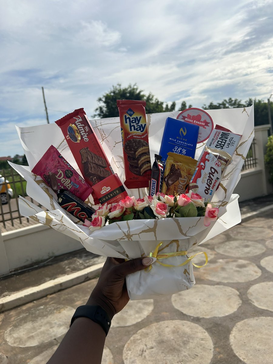 naa_yorks's tweet photo. You don’t have to wait for a special occasion before you gift someone. 
Dm me let’s make that special person happy ❤️ https://t.co/XKAljfOd6C