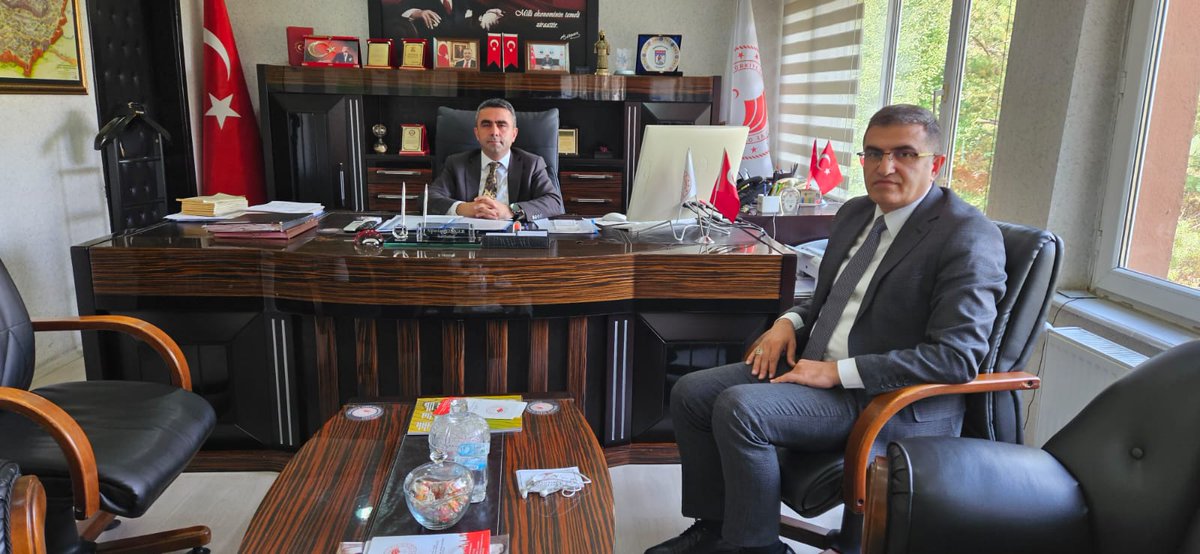 Erzurum Aile ve Sosyal Hizmetler İl Md. (@erzurumaile) on Twitter photo İl Müdürümüz Cemil İLBAŞ Erzurum Tarım ve Orman Müdürlüğüne atanan Alpaslan KENGER'e hayırlı olsun ziyaretinde bulundu.Kurumlar arası çalışmalar hakkında istişarede bulundular.<a href="/CemilLBA/">Cemil İLBAŞ</a> <a href="/tcailesosyal/">T.C. Aile ve Sosyal Hizmetler Bakanlığı</a> İl Müdürümüz Cemil İLBAŞ Erzurum Tarım ve Orman Müdürlüğüne atanan Alpaslan KENGER'e hayırlı olsun ziyaretinde bulundu.Kurumlar arası çalışmalar hakkında istişarede bulundular.<a href="/CemilLBA/">Cemil İLBAŞ</a> <a href="/tcailesosyal/">T.C. Aile ve Sosyal Hizmetler Bakanlığı</a>