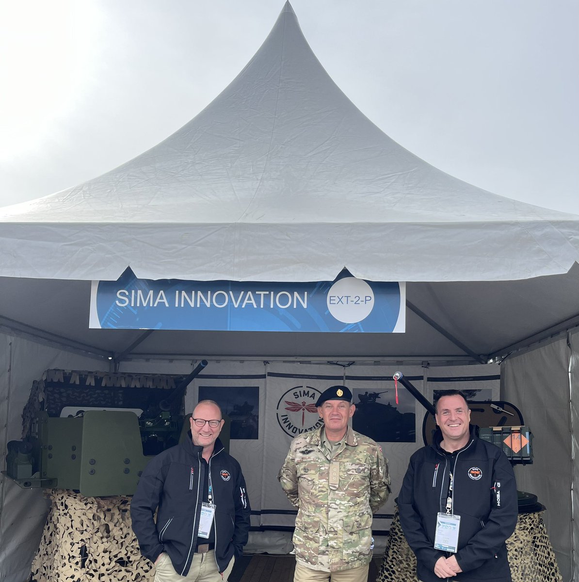 forsvarsattache's tweet photo. C'est avec grand plaisir que nous avons participé à l'événement FED à Satory. Nous avons visité l'entreprise danoise SIMA Innovation, qui fabrique des #ringmounts spécialisés pour la défense danoise (@forsvaretdk) et d'autres entreprises. https://t.co/9uChcWZvrY