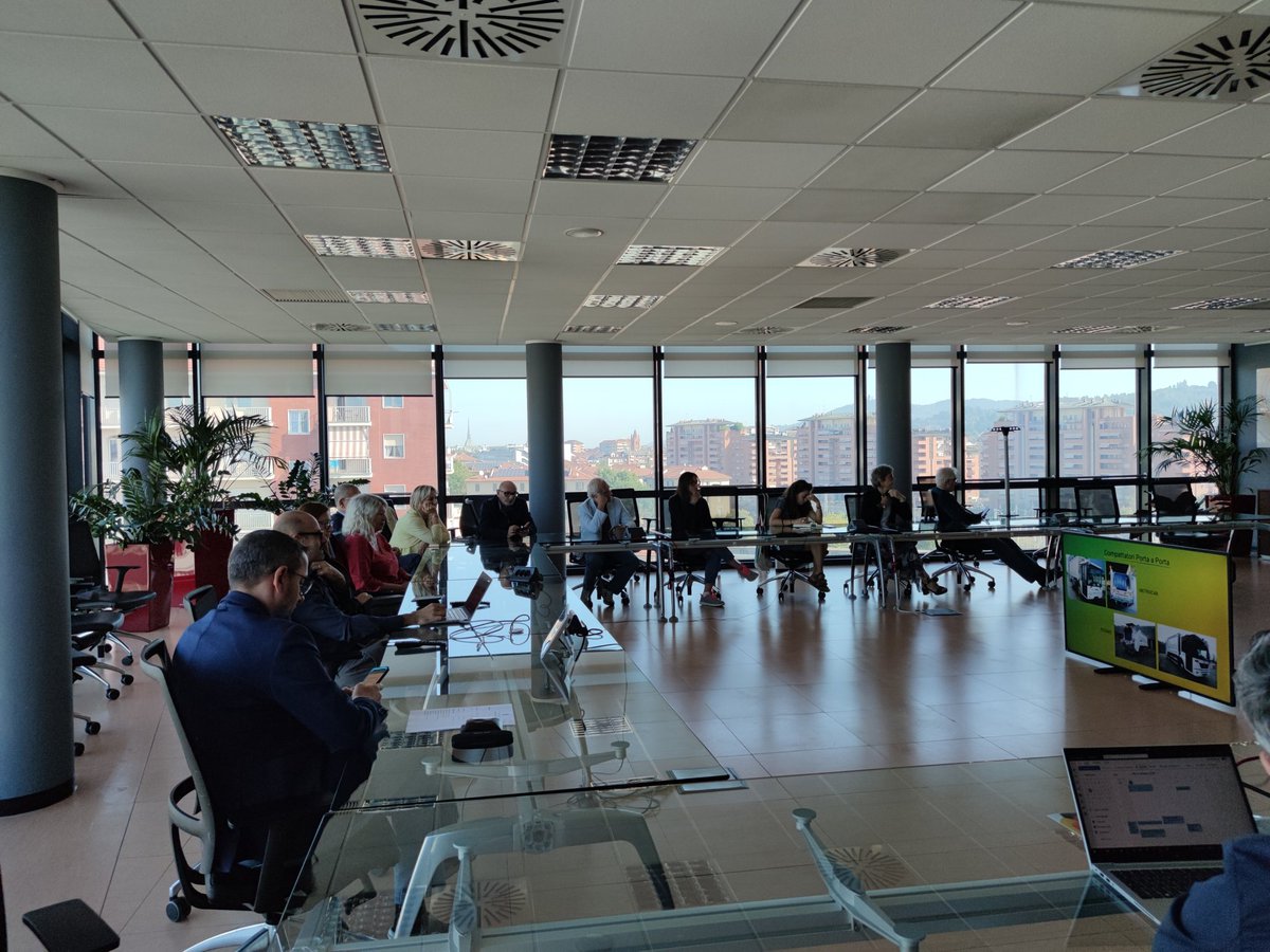 cittAgora's tweet photo. Sopralluogo della VI commissione presso la sede Amiat di via Giordano Bruno. Nella seconda parte della visita i consiglieri potranno vedere i mezzi utilizzati dall'azienda per le varie operazioni di raccolta rifiuti. https://t.co/Czsr3oTwNW