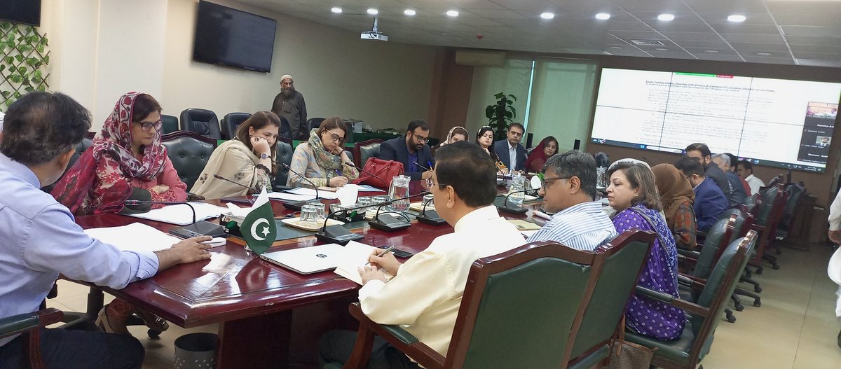 PWing2022's tweet photo. Donor meeting on "women convention on family planning and population management" under the chairmanship of Secretary M/o NHSR&amp;C. The participants of the meeting, WHO, UNFPA, jhpiego, Green Star UNICEF, FPAP, Pathfinder, DKT, DHO ICT, DPWO Rawalpindi, in the committee room. https://t.co/FLvJE1bkk0