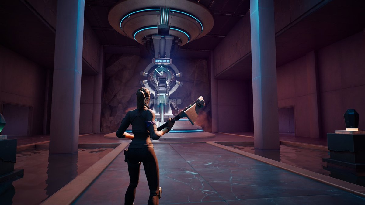 FortniteGAMES_2's tweet photo. 12 de Julio de 2018 es la fecha que aparece en la máquina del tiempo, es el día en el que fue lanzada la temporada 5 del Capítulo 1 👀

#Fortnite https://t.co/5JAmLotPk8