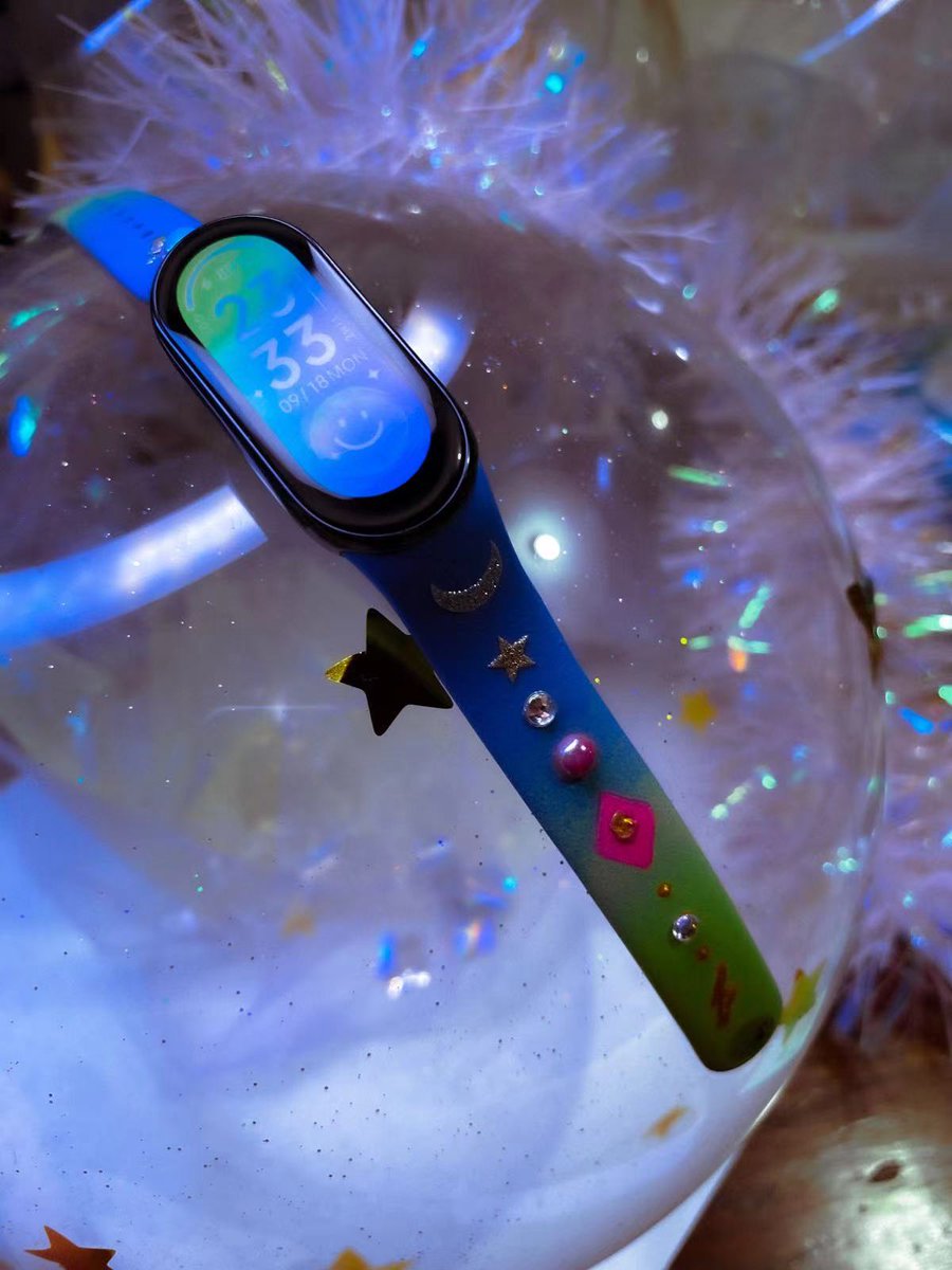 XiaomiJapan's tweet image. #XiaomiSmartBand8ストラップデザインアワード 開催中📢

アーティスト静電場朔（セイデンバ・サク）@diansakuさんの作品をご紹介！
#デザインにもっと自由を
#Magicforeveryone

詳しくはこちらご覧ください！
event.mi.com/jp/xiaomi-smar…