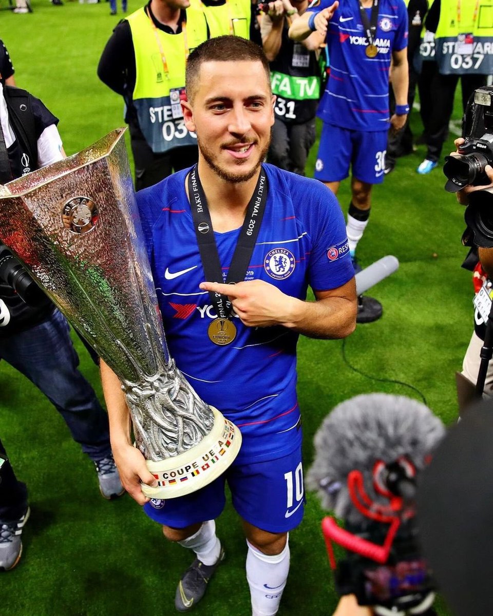 🚨🇧🇪 Eden Hazard announces his retirement from professional football.

"You must listen to yourself and say stop at the right time."

"After 16 years and more than 700 matches played, I have decided to end my career as a professional footballer."

"I was able to realise my dream,