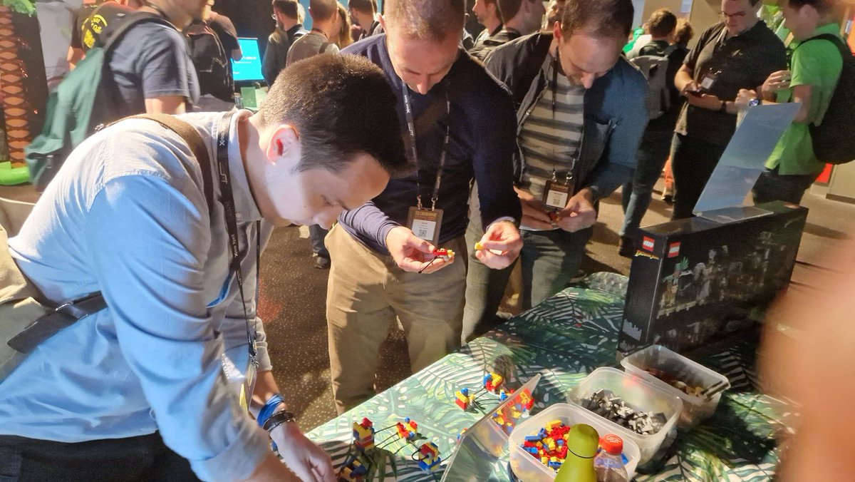 marcduiker's tweet image. The collaborative #Dapr distributed system is growing! Come build Lego microservices at the @diagridio booth at #Techorama!