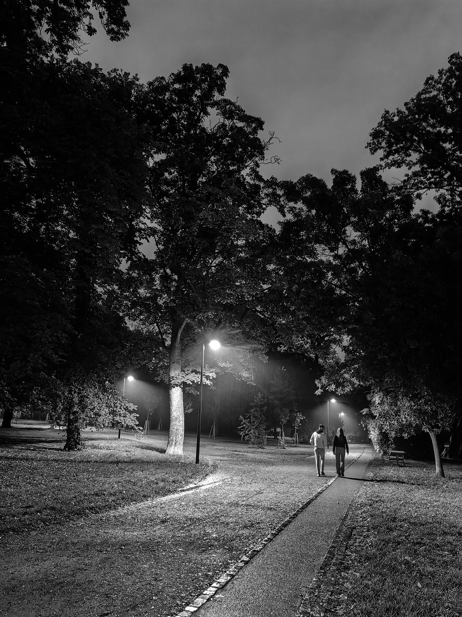 juleska's tweet photo. Lužánky ☔

#inpark https://t.co/c4p92fFslL