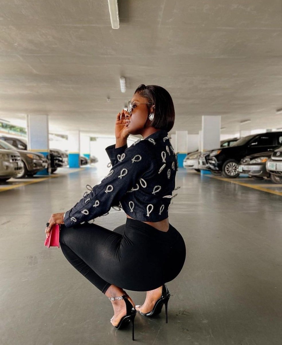 TWEETORACLE's tweet photo. Alex — Strictly Unusual 🔥🔥🔥🔥 https://t.co/ziqW9GJ8fY