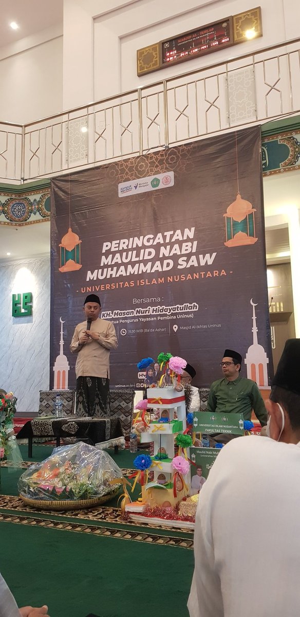 ganis_17's tweet photo. Peringatan Maulid Nabi Muhammad di UNINUS...🙏 https://t.co/uxBqbnj3AS